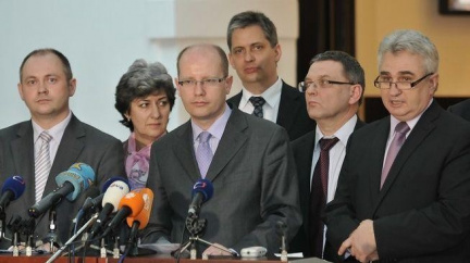 ČSSD požaduje, aby Bém, John a Kubice opustili politiku