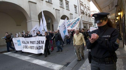 Škrty jsou neúnosné! Důchodci chystají demonstraci