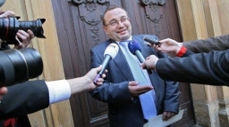 Dobeš drsně kritizuje ministry, že schválili škrty ve školství