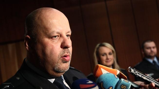 Lessy vyzývá Vondráška: Vyvoďte vlastní zodpovědnost za Janouška!