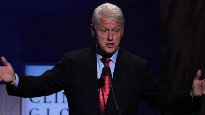 Clinton přednese závažný projev, v němž se veřejně postaví za Obamu