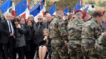 Zavražděný voják Chennouf a jeho těhotná přítelkyně se mohou posmrtně vzít