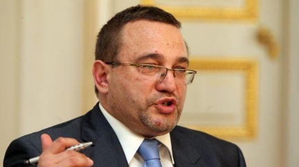 Dobeš: Demisi premiérovi podá v pátek, skončí do konce března