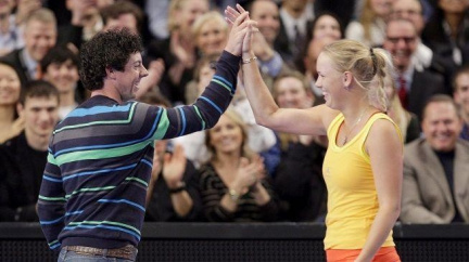 Vyhrála sázku a dostala diamantový náramek