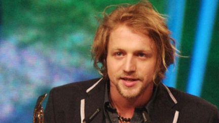 Klus poráží v hitparádě Landu. Třetí zůstává Cohen