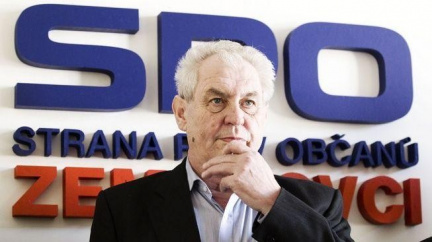 Zeman oslovuje voliče svým životním příběhem