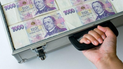 Drzá loupež parfému vynesla zlodějům až 750 tísíc