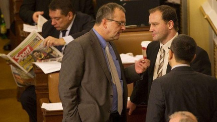 Kalousek se smál Paroubkovi, že si barví kštici