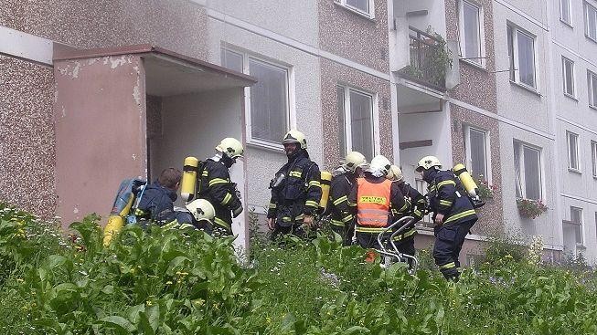 Evakuace v Táboře: 113 lidí muselo opustit hořící dům