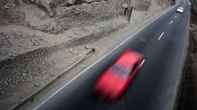 Autobus se zřítil z 200 metrů, 15 lidí zahynulo!