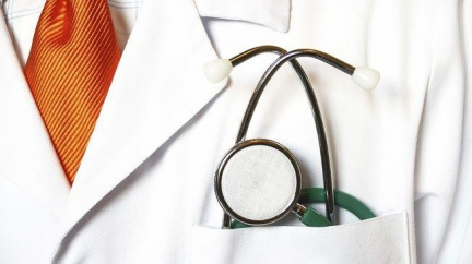 Na možnost připlatit si za ošetření elitním specialistou si počkáme