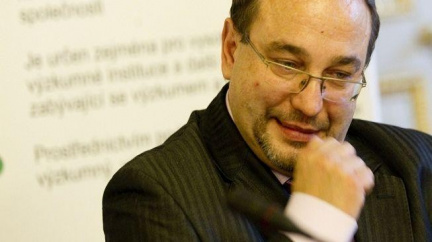 Happening studentů: Tleskáme nejlepšímu ministrovi školství