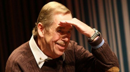 Výtvarník Bořek Šípek vytvořil limitovanou sérii váz podle Václava Havla