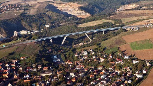 Lochkovský most na Pražském okruhu má trhliny. Nic to není, tvrdí ŘSD
