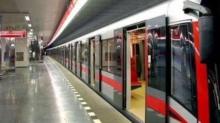 Veliká velikonoční výluka: Centrální část metra C nahradí autobusy