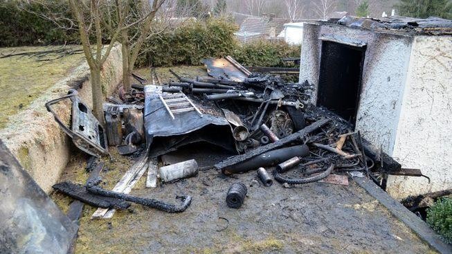 Pitva zatím neprokázala vraždu před požárem ve Statenicích