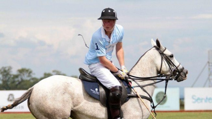 Princ Harry si v rámci své cesty po Brazílii zahrál pólo