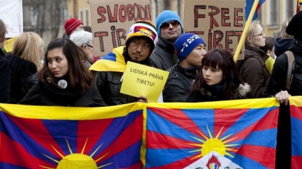 200 lidí dnes v Praze demonstrovalo proti čínskému postupu v Tibetu