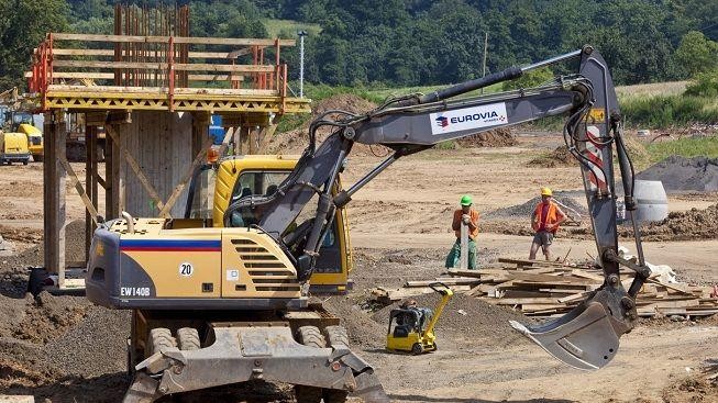 Odklady prací na dálnici D8 mohou prodražit stavbu i o miliardu 