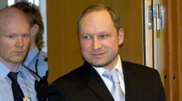 Norská prokuratura obžalovala atentátníka Breivika z terorismu