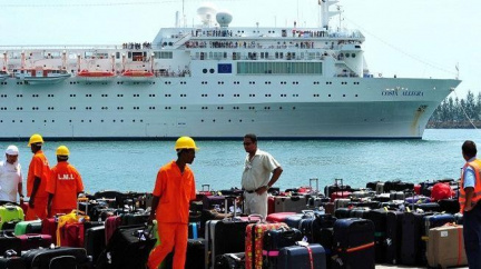 Costa Allegra bezpečně zakotvila na Seychelách