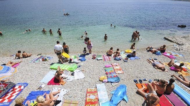 Češi tráví na zahraničních dovolených stále méně času