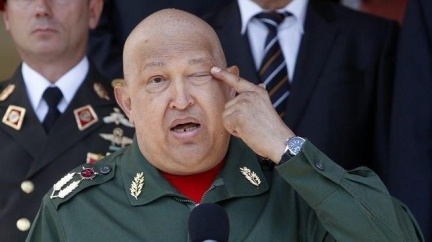 Nemocný Chávez odletěl na Kubu. Nechá si vyoperovat rakovinu