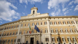 Italští ministři zveřejnili své příjmy