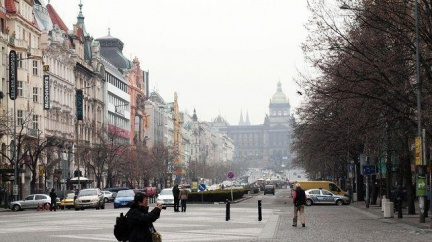Z dolní poloviny Václavského náměstí od dubna zmizí auta