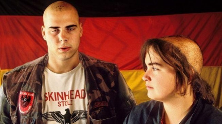 Do K. Varů se svolávají neonacisté k výročí náletu na Drážďany