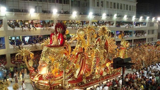 Karneval v Riu: Barevný rej masek a bizarních kostýmů narušila střelba