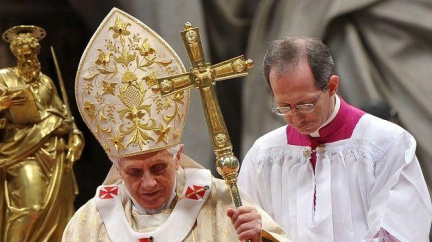Ceremonie jmenování kardinálů pokračuje. Papež sloužil mši s 22 kardinály