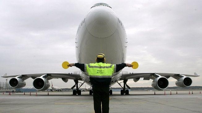 Kvůli stávce zrušilo frankfurtské letiště téměř 300 letů, pociťuje to i Praha