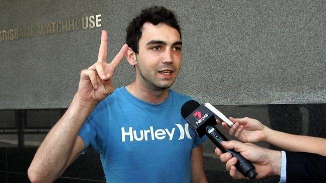 Vítal královnu nahý! A vystrčil na ni zadek