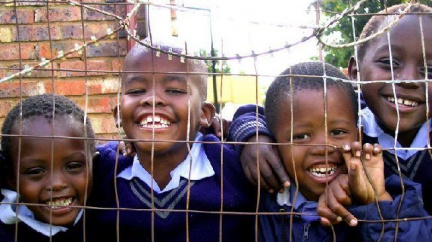 Přísná africká škola: Všichni opozdilci na policejní stanici