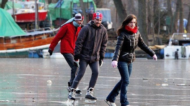 Mrazivý víkend vylákal Pražany za rekreačním sportem