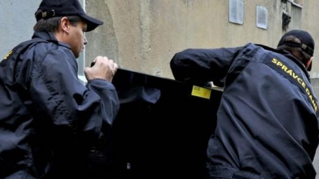 Exekuce na dlužnících Chomutovu přinesly už osm milionů Kč