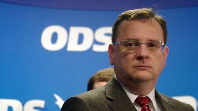 Dobeš by musel vzít obálku, aby byl odvolán, řekl Škárkovi Nečas