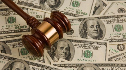 Dech beroucí částka: Žena žaluje New York o 900 bilionů dolarů