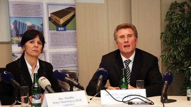 Studenti plzeňských práv znovu demonstrují za zachování výuk