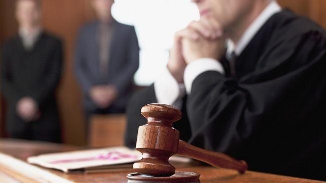 Mladík, který brutálně ubodal tři osoby sám žádal nejpřísnější trest