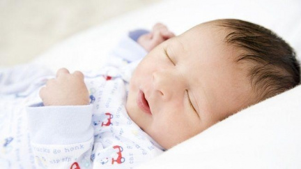 Narodila se v osadě odříznuté sněhem. Pojmenovali ji Sněhurka