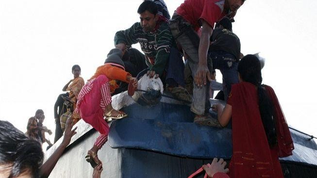 Jak odradit jezdce na vagónech? Indonésie přišla s novou metodou