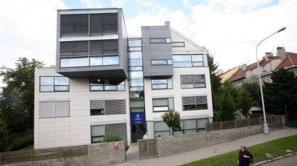 Aktualizováno: Policie obvinila z korupce další tři lidi z Ředitelství silnic a dálnic