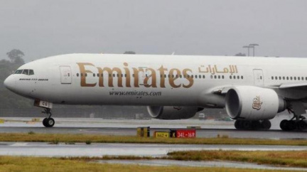 Žena porodila na záchodku letounu syna. Dítě dostalo jméno podle aerolinií