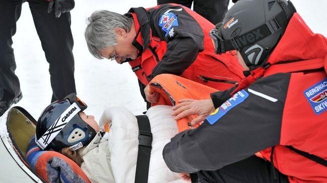 Desetiletý chlapec se po pádu v uzavřené části sjezdovky na Kramolíně těžce zranil