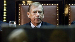 Poslanci zvedli ruku: "Lex Havel" je schválený