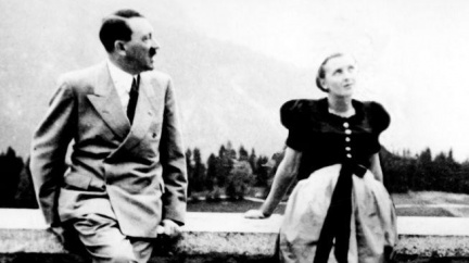 Trestní stíhání za vydání knihy Hitlerových projevů pokračuje