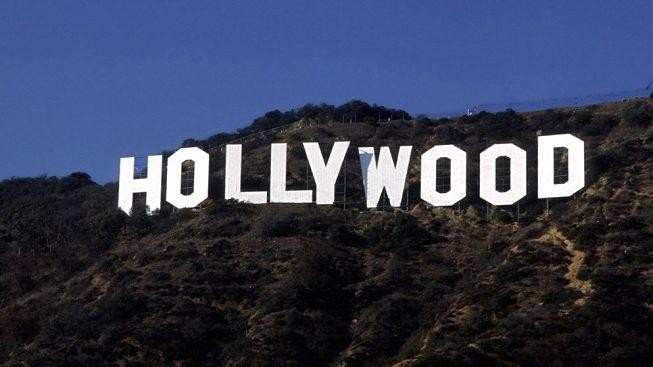 Obyvatelé bájného Hollywoodu jako vězni ve vlastních domech?