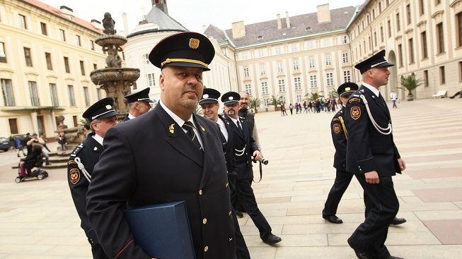 Lessyho propuštění zapůsobilo jako rozbuška. Opozice tvrdí, že jde o puč